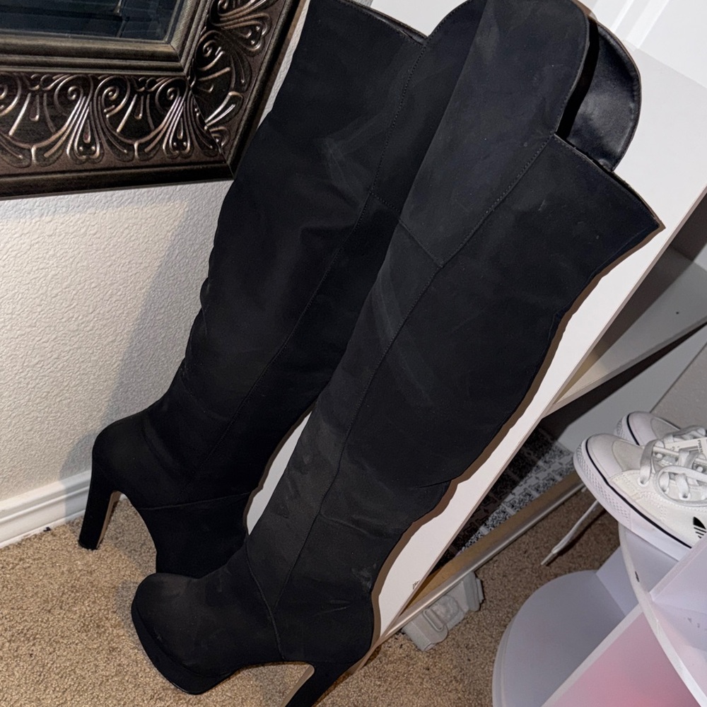 Elegant Black Over-the-Knee Boots